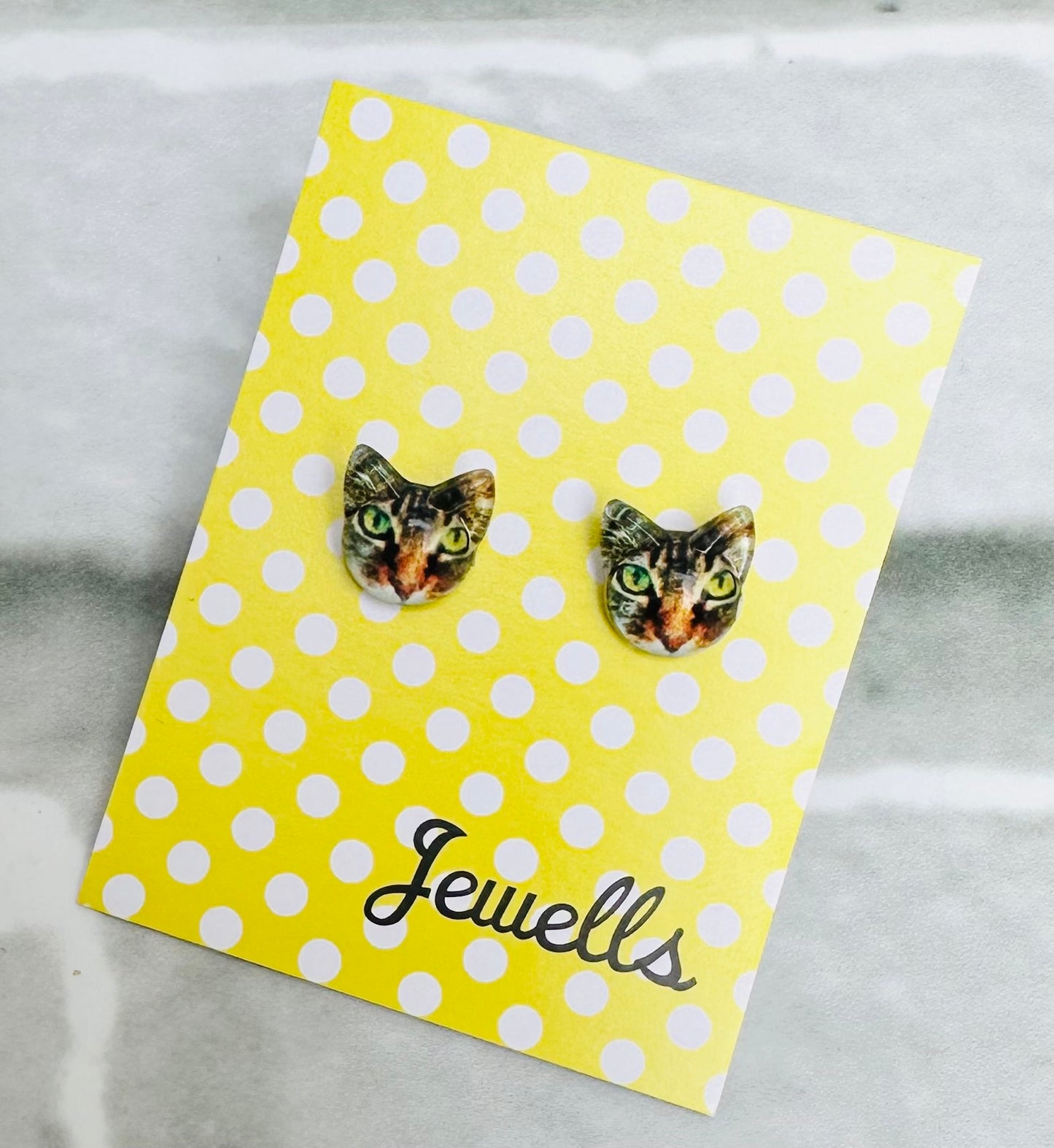 Cat resin stud earrings 4 colours