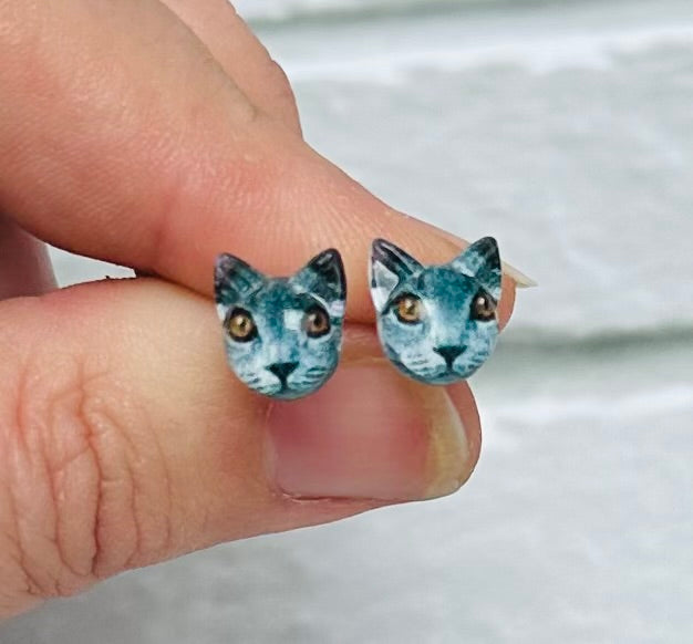 Cat resin stud earrings 4 colours